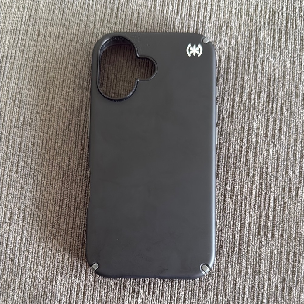 Speck Black Case iPhone 16